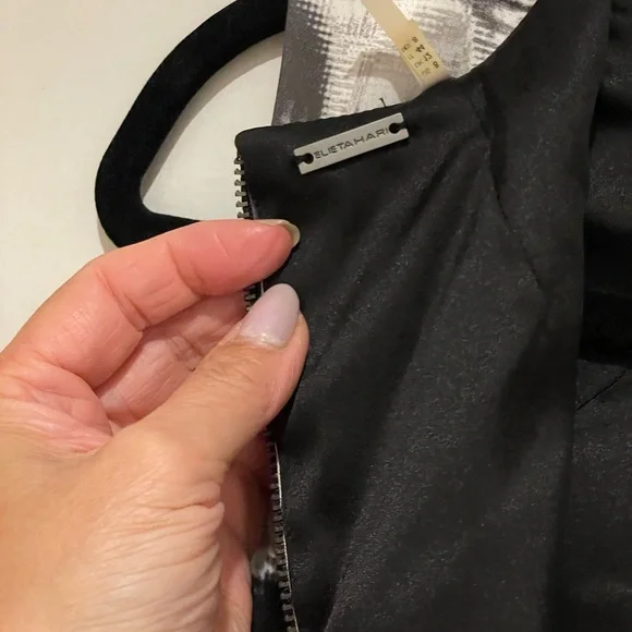 Elle Tahari Elegant Black and Gray Sleeveless Sheath Dress - Picture 2 of 6